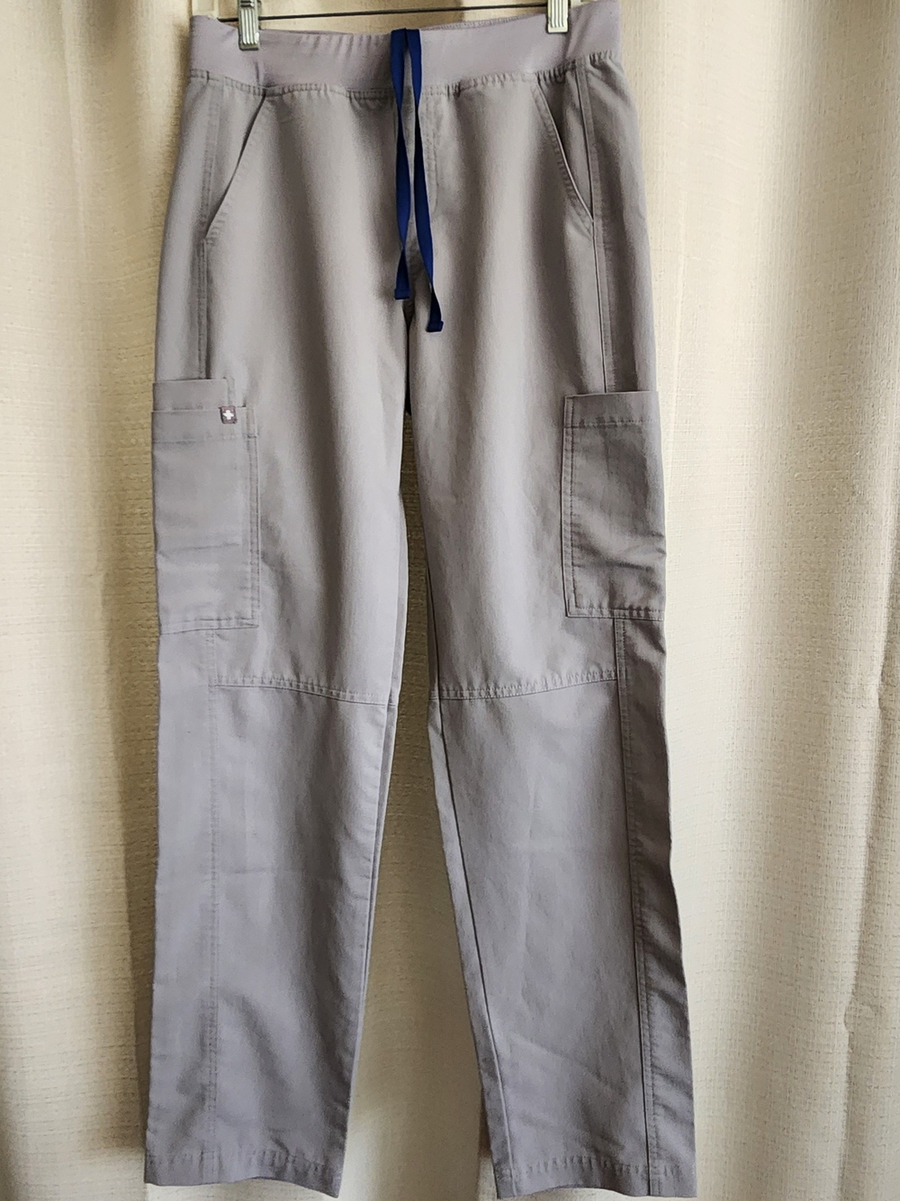 Figs Men’s Light Gray Cargo Pants with Navy Drawstring Size S